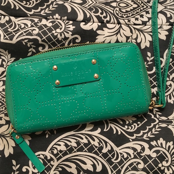 Green Kate spade wristlet