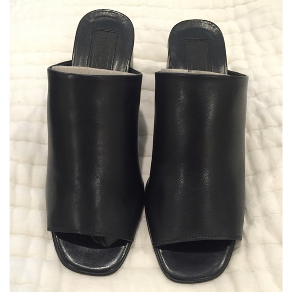 BRAND NEW TOPSHOP BLACK LEATHER MULES