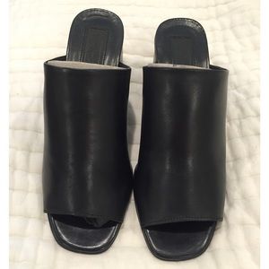 BRAND NEW TOPSHOP BLACK LEATHER MULES