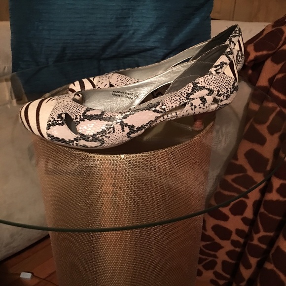 Kitten heels