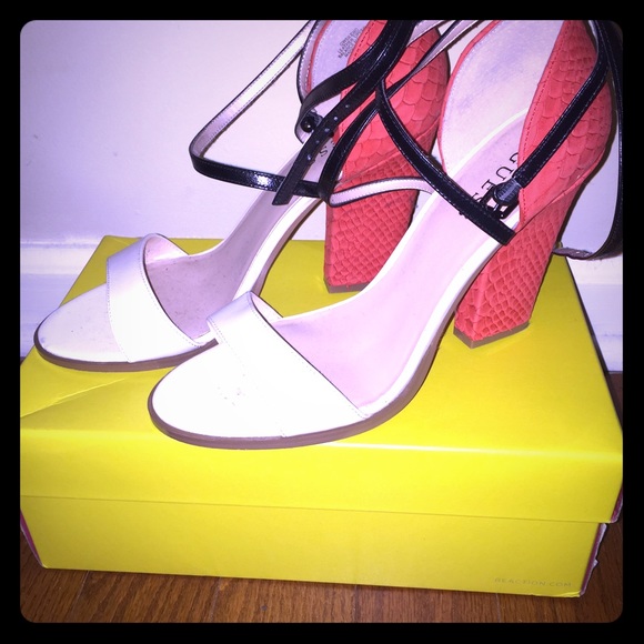 Guess Color-Block heels