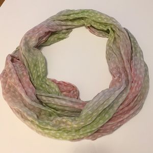 Lightweight scarf