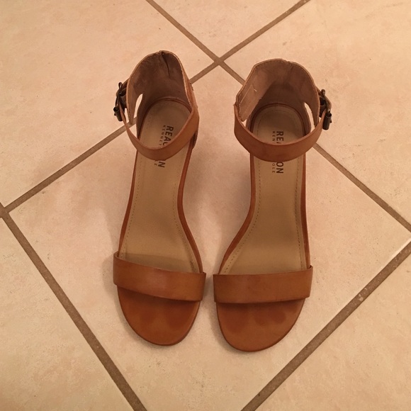 Avatastic Wedges by Reaction Kenneth Cole