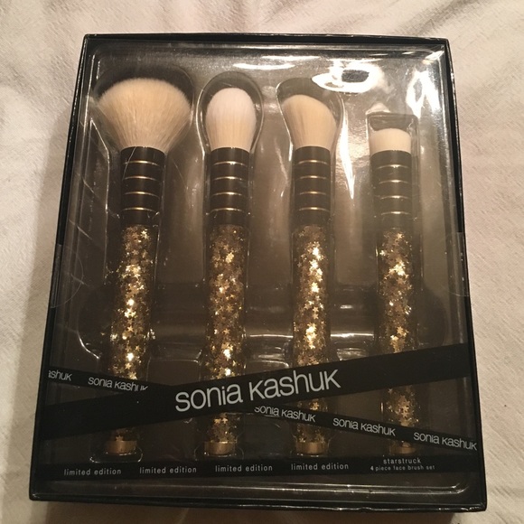 Sonia Kashuk Other - Sonia Kashuk Brush Set
