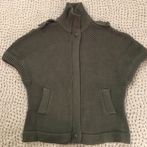 SOLD - Chunky zip-up sweater vest