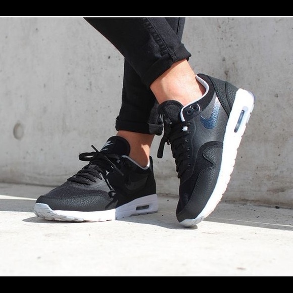 Nike Shoes - NWT! HP Nike Air Max 1 Ultra Essentials Sneakers 7