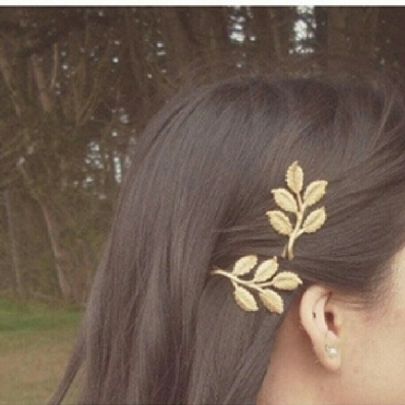 🎉Host Pick X2🎉New gold color leaf pins - Picture 2 of 3