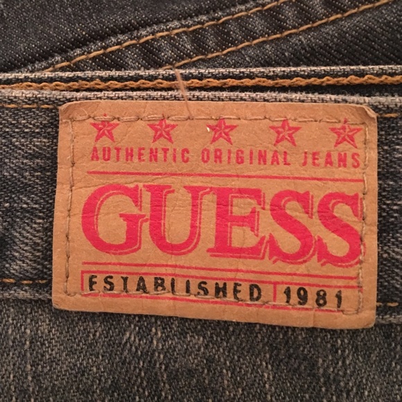 Men's Guess brand jeans - Picture 3 of 4