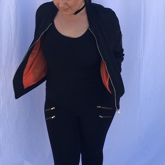 •RESTOCKED!!• Black bomber jacket - Picture 4 of 4