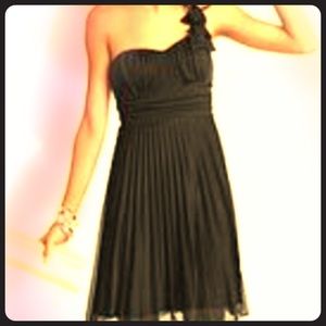 This dress is so beautiful and elegant in size xs