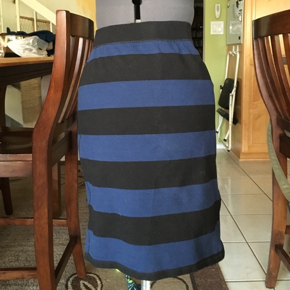 Old Navy Striped Pencil Skirt