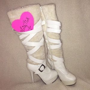 WHITE AMICLUBWEAR BOOTS