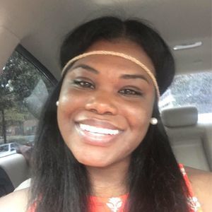 Meet your Posher, Latia