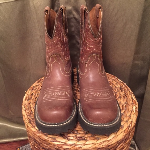 Short cowboy boots