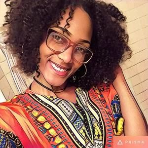 Meet your Posher, Carlisha