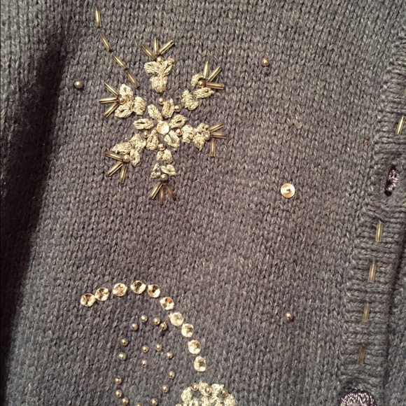 Snowflake sweater - Picture 2 of 4