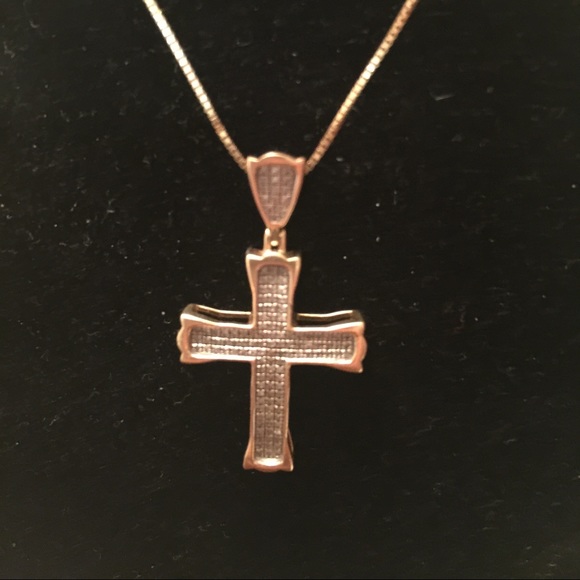 10k cross .575ct  pendant 10k 22 inch Box Chain - Picture 2 of 3
