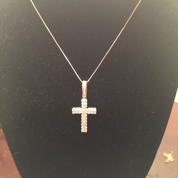 10k Cross 1ct pendant 10k 24 inch Box Chain - Picture 1 of 4