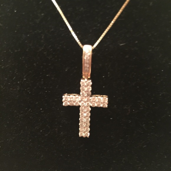 10k Cross 1ct pendant 10k 24 inch Box Chain - Picture 2 of 4