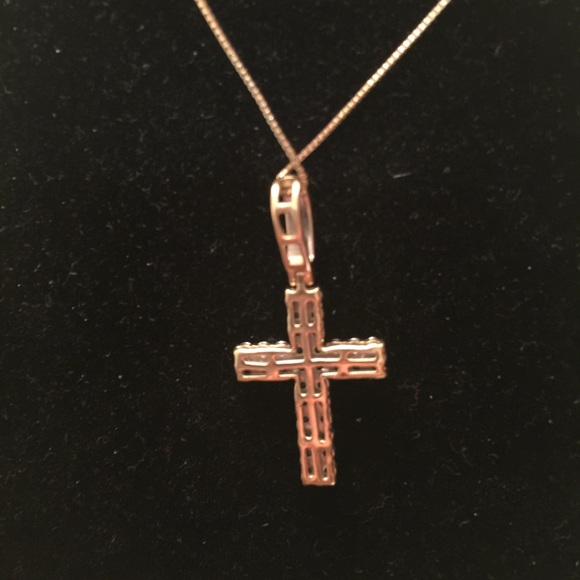 10k Cross 1ct pendant 10k 24 inch Box Chain - Picture 3 of 4