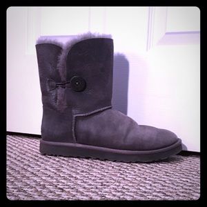 Women's Size 10 Gray Bailey Button UGGs