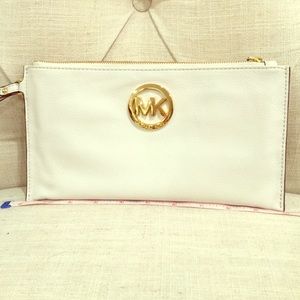 Michael Kors white leather wristlet