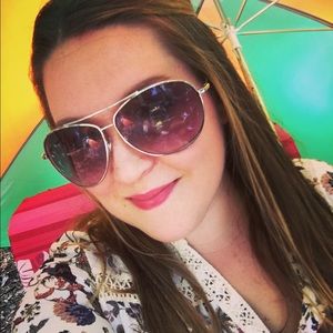 Meet your Posher, Jillian