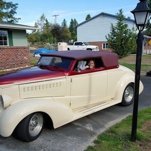 Meet your Posher, Pamela