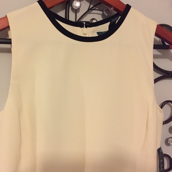 SOLD!! LAUREN Ralph Lauren Dress - Picture 2 of 2