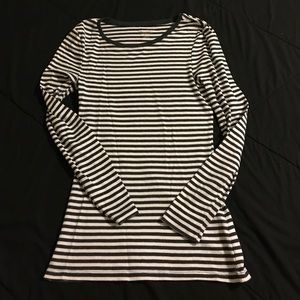 Old Navy longsleeved tee