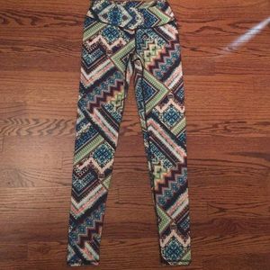 Rear Pattern Leggings