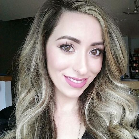 Meet your Posher, Lauren