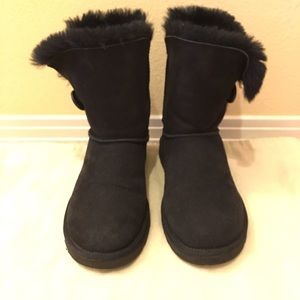 UGG® Bailey Button Sheepskin Booties size 6
