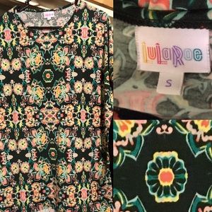 LuLaRoe Irma!  Flowers. Super soft!