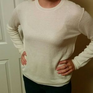 🆕Theory white sweater with a hint of sparkle