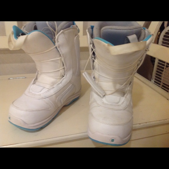 Snow board boots