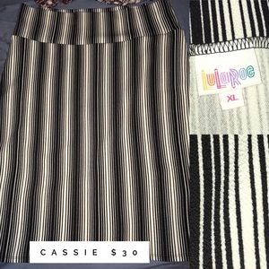 LuLaRoe Cassie pencil skirt!!  Super cute!