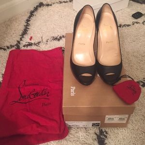 Christian Louboutin Lady Claude Peep Toe pump