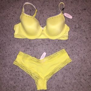 Victoria's Secret Body by Victoria Demi Bra