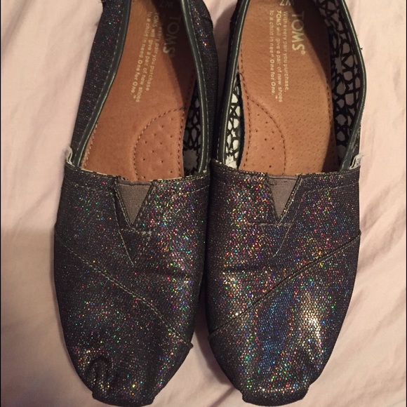 Women's toms size 7
