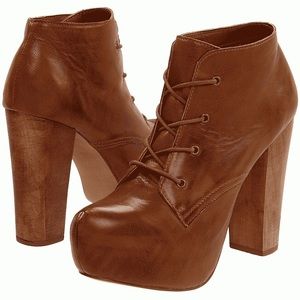 *ON SALE* Steve Madden Tan Lace Up Booties