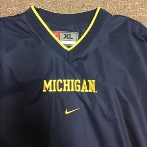 Michigan pullover