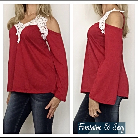 ✨SALE Red Lace Cold Shoulder Peasant Top Small - Picture 2 of 2