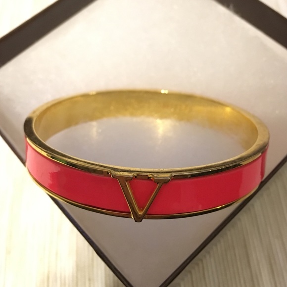 Vince Camuto bangle