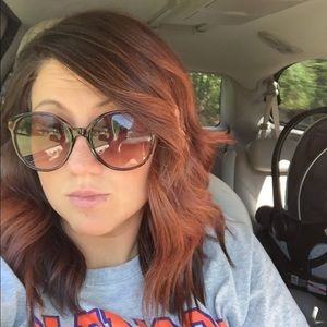 Meet your Posher, Simone