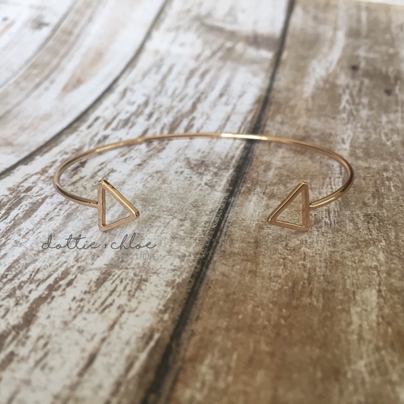 Thin + Dainty Gold Arrow / Triangle Bracelet - Picture 2 of 2