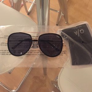 Needing Fame- Quay Sunglasses NWT never been worn!