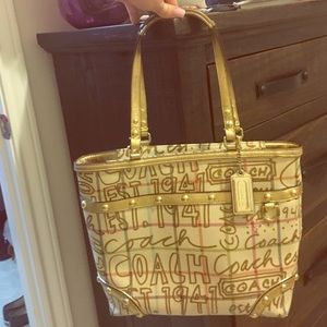 AUTHENTIC Coach Purse 💁🏼👛👜