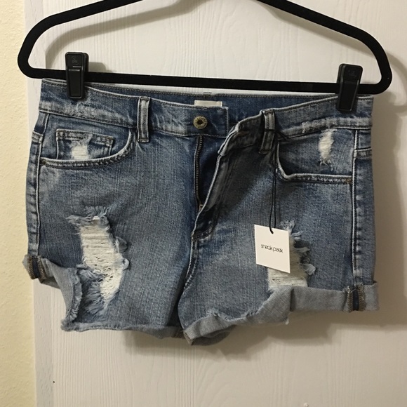 Sundaze distressed boyfriend jeans*reserved*