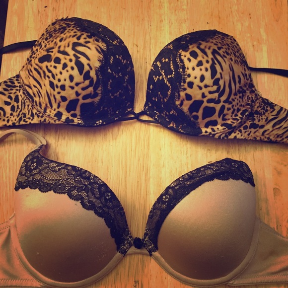 Push-up bras 🌻❤️ I take offers too!OFFER